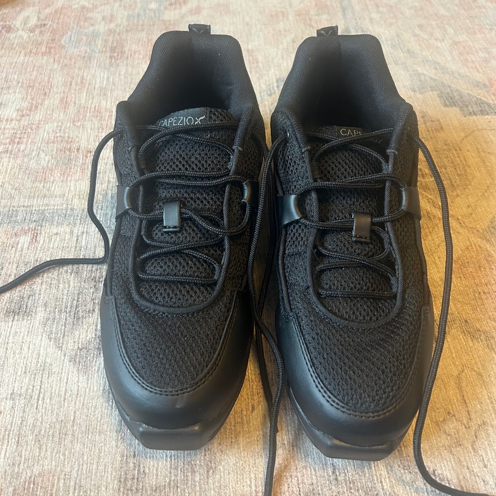 CAPEZIO DANCE RUNNING SHOES - BLACK SIZE 39.5 - NEVER WORN